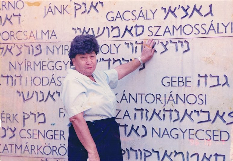 Aunt pointing to Szamossalyi inscription